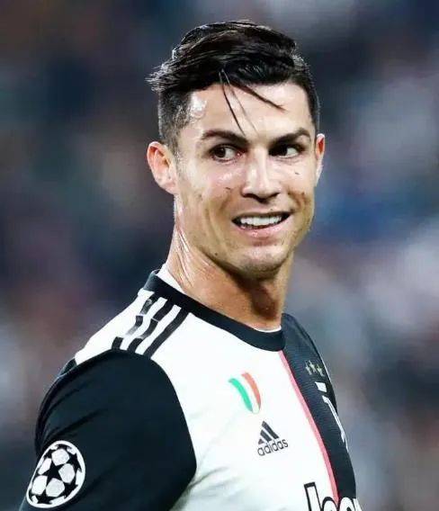 九游游戏中心官网在线-巴黎回归首秀大放异彩，C罗主场球迷高呼名字